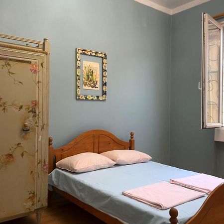 Guest House One Two Three Tbilisi Buitenkant foto