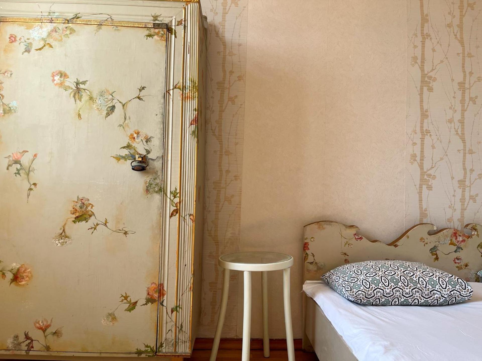 Guest House One Two Three Tbilisi Buitenkant foto