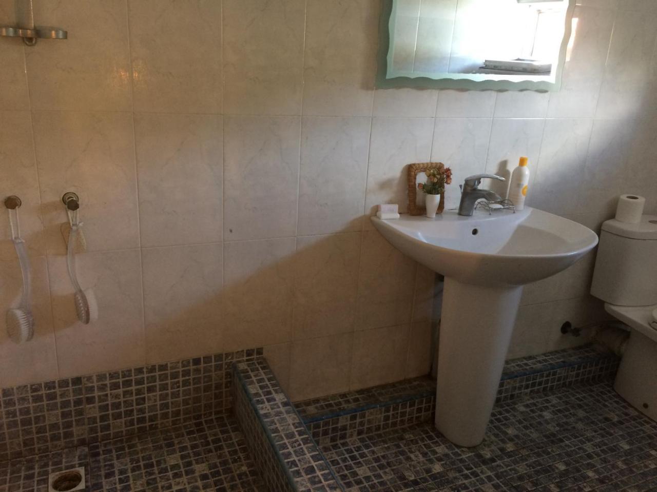Guest House One Two Three Tbilisi Buitenkant foto