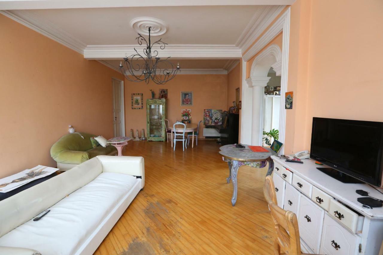 Guest House One Two Three Tbilisi Buitenkant foto