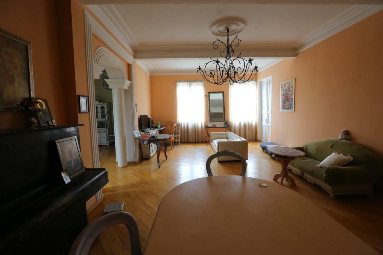 Guest House One Two Three Tbilisi Buitenkant foto