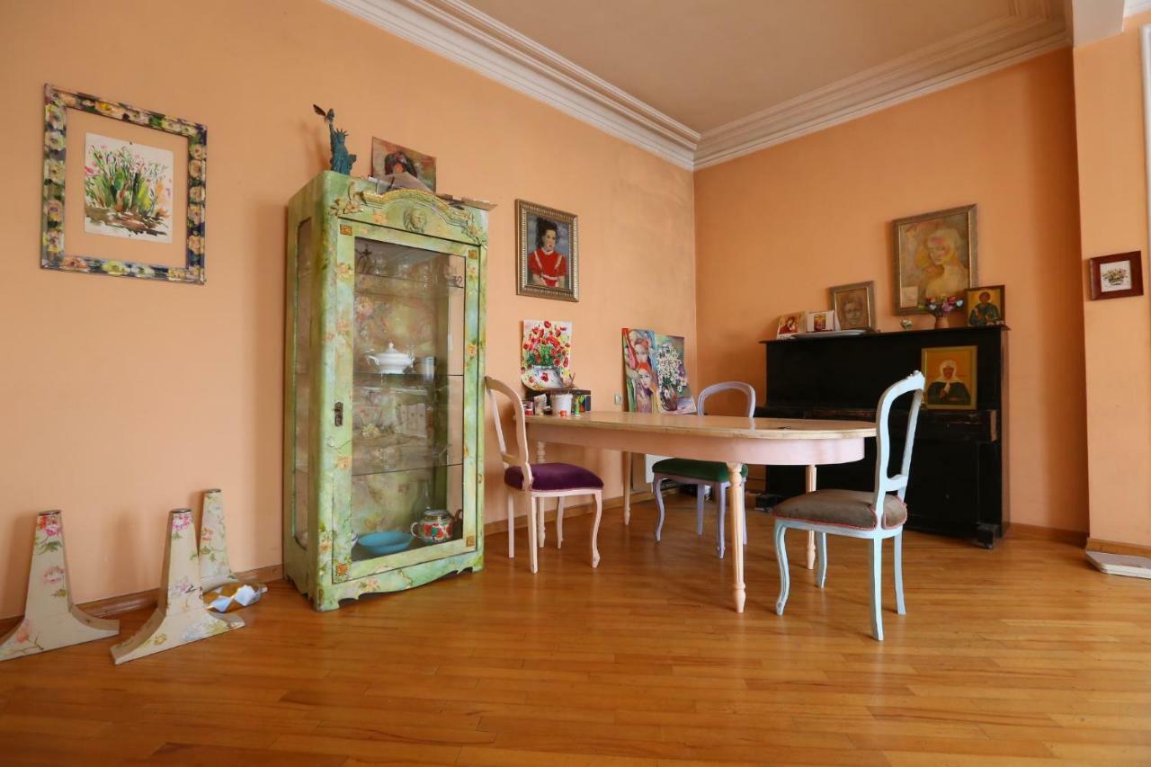 Guest House One Two Three Tbilisi Buitenkant foto